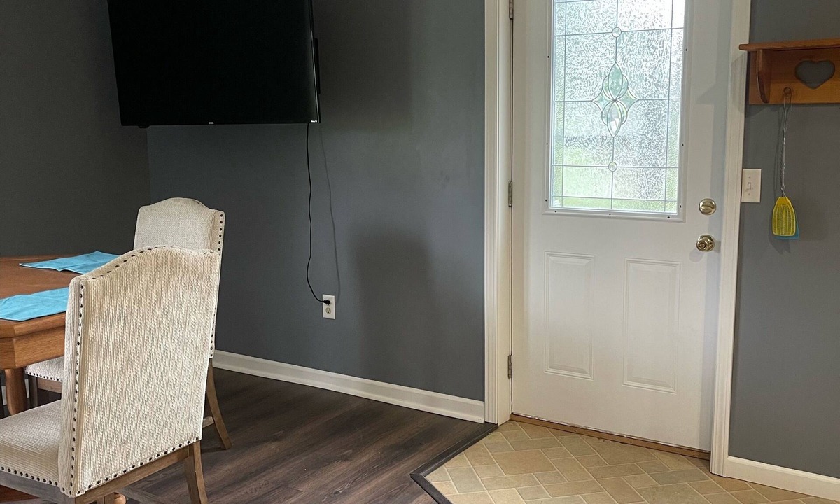 Hillsdale Apartment | Charming 2-bedroom apartment in fabulous Hillsdale with WiFi, AC