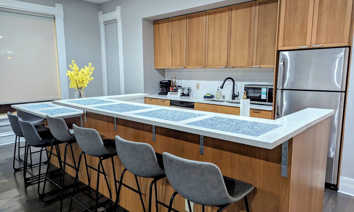 Fifth Ward Apartment | Charming 2-bedroom apartment with AC, WiFi in marvelous Milwaukee