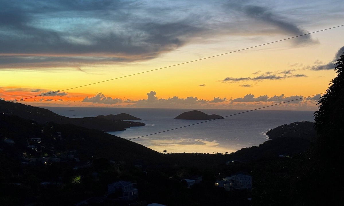 Rosendal Apartment | Charming 2-bedroom apartment in St Thomas, central location, close to beaches.
