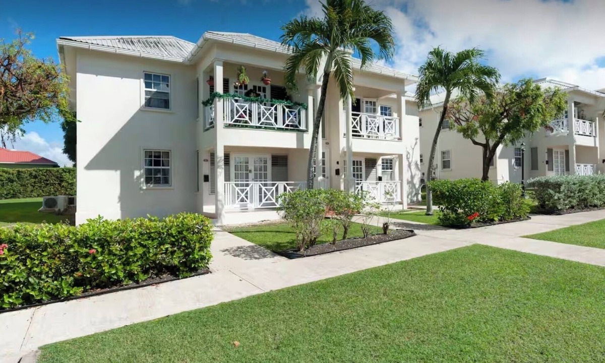 Holder's Hill Apartment | Charming 2-bedroom apartment in a gated community in St James, Barbados.