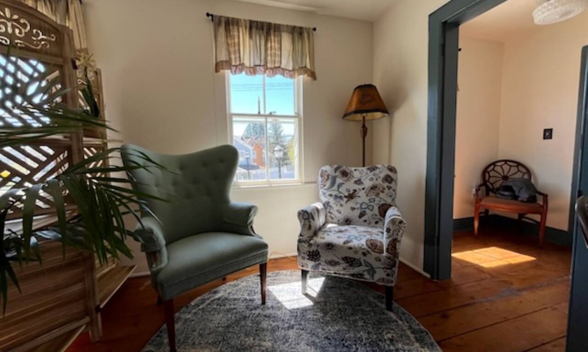 Gardiner Apartment | Charming 2-bedroom apartment above a country store in the heart of Gardiner!