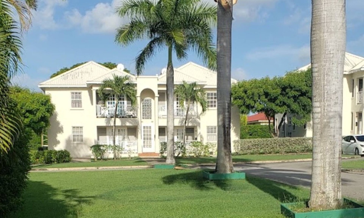 Holder's Hill Apartment | Charming 2-bedroom apartment in gated community