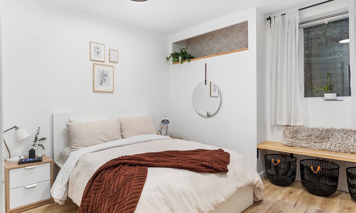 Maple Leaf Apartment | Charming 2-bedroom apartment with WiFi in beautiful Seattle