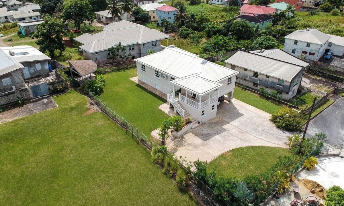Bowling Alley Hill Apartment | Charming 2-bedroom apartment with, pool, AC, WiFi in lovely Welches, Barbados