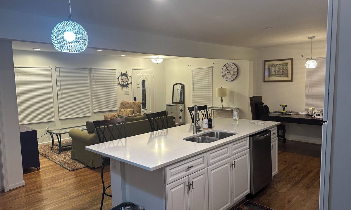 East Durham Bed & Breakfast | Charming 2-bedroom bed & breakfast in Durham with WiFi, AC