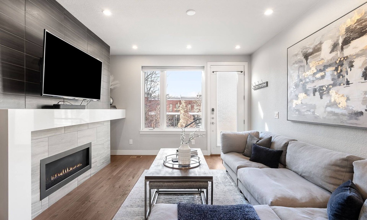 Five Points House | Charming 2-bedroom brownstone walking distance to downtown