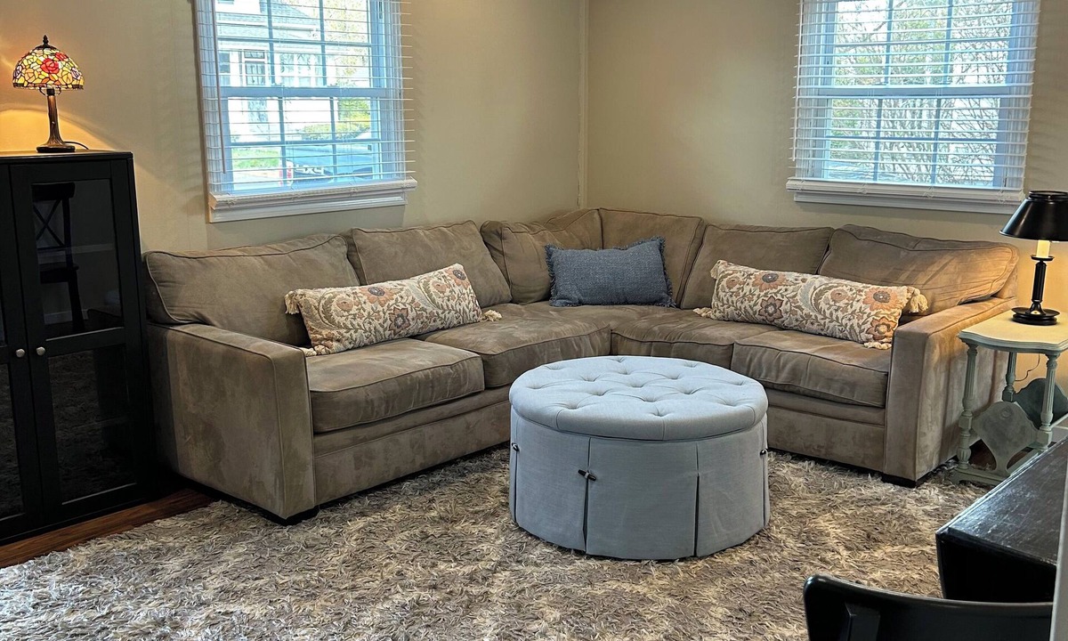 Longmeadow Cottage | Charming 2-bedroom cottage in fantastic Longmeadow with AC, WiFi & fenced yard