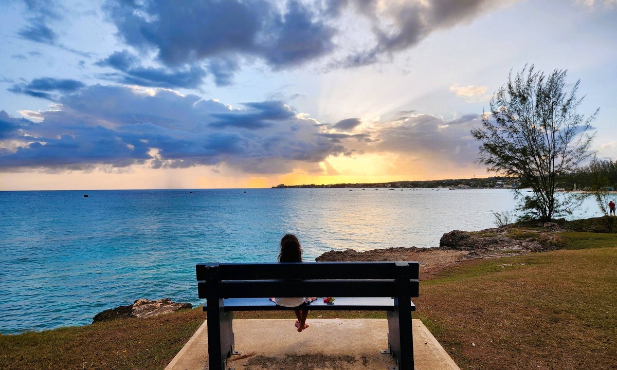 Atlantic Shores Condo | Charming 2-bedroom Condo Near White Sandy Beaches and Surf Breaks
