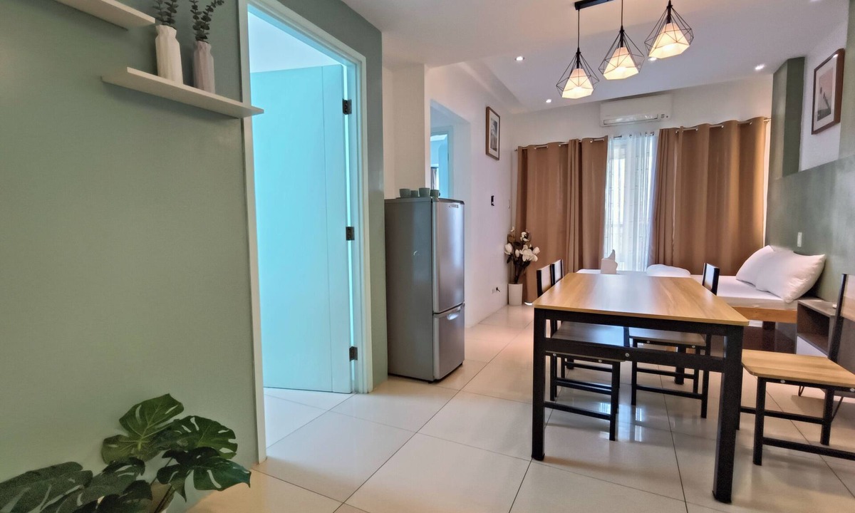 Barangay 76 Condo | Charming 2-bedroom condo in pleasant Pasay with AC, WiFi 1512