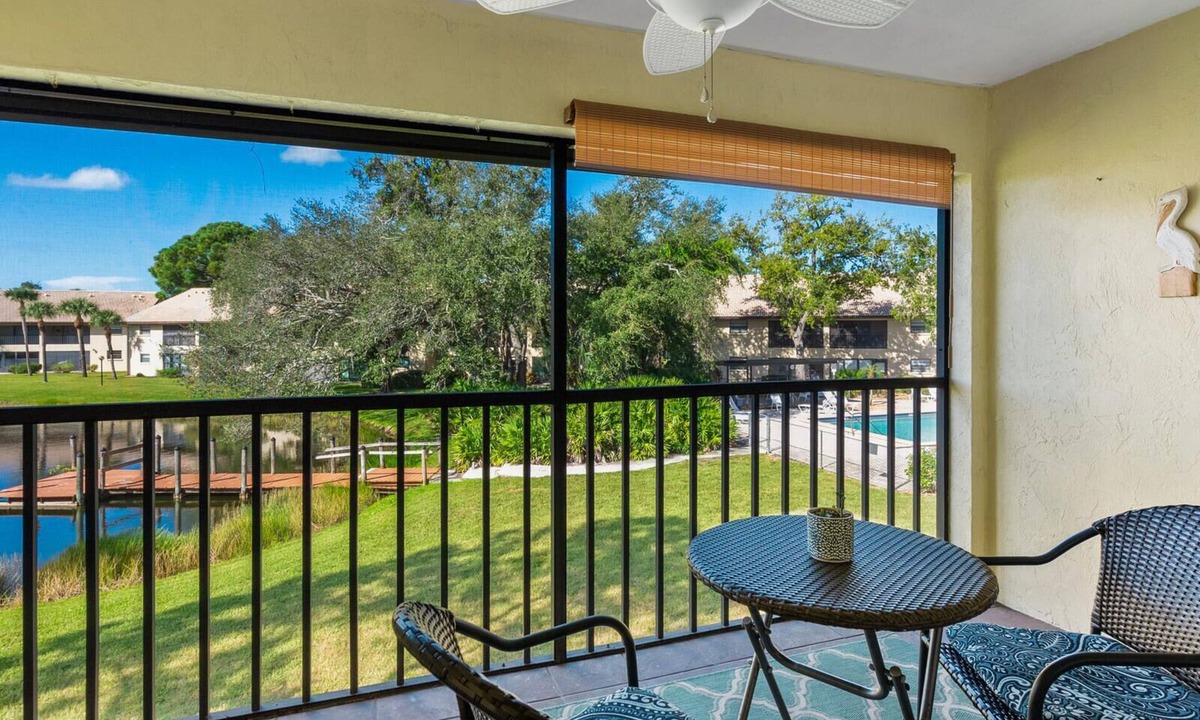 Venice Condo | Charming 2-bedroom condo with AC, WiFi, in Venice, 2 miles from Venice Island.