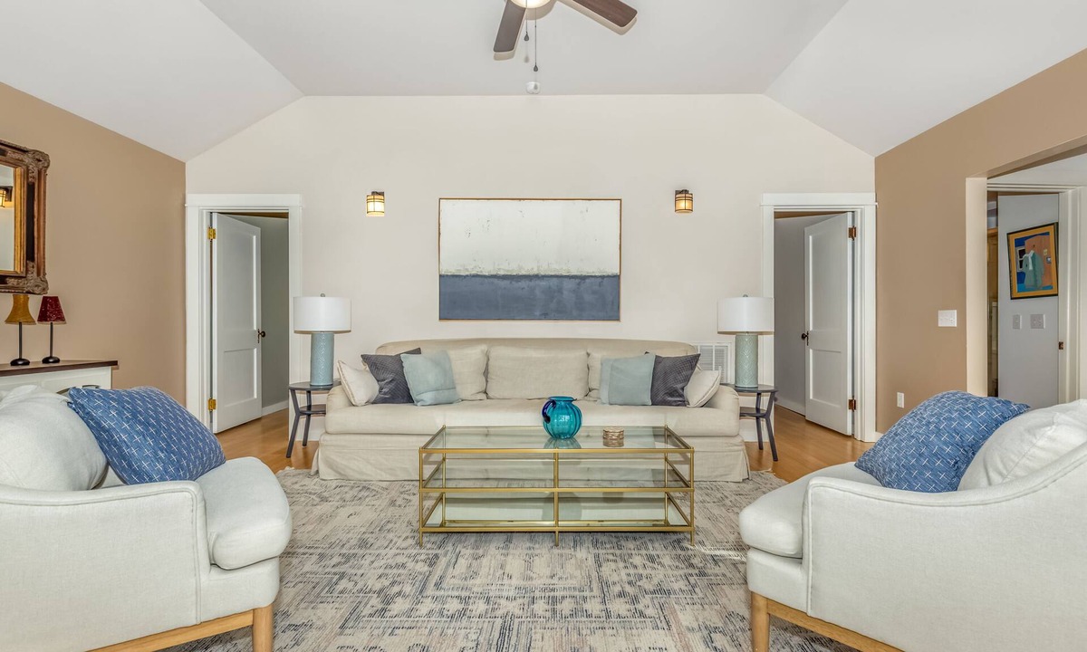 Accord Cottage | Charming 2-bedroom cottage with large deck in beautiful Accord NY.