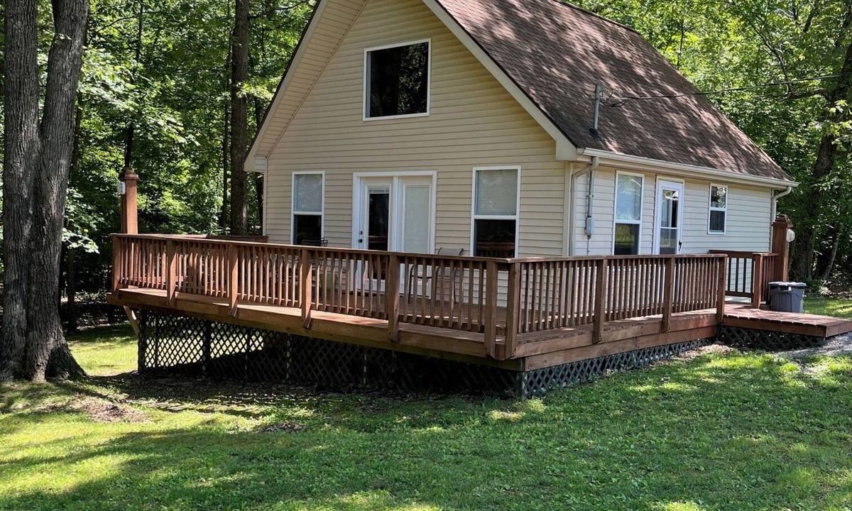 Benton Cottage | Charming 2-bedroom cottage at Kentucky Lake