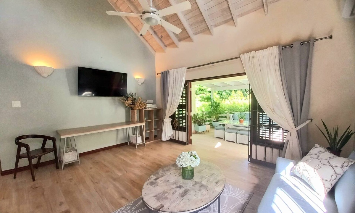 Rock Dundo Cottage | Charming 2-bedroom cottage with AC and WiFi near Beach on West Coast