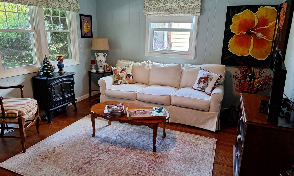 Erwin Cottage | Charming 2-bedroom cottage in serene Erwin with AC, WiFi