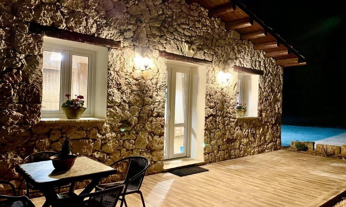 Avola House | Charming 2-bedroom country house in marvelous Avola with AC, WiFi