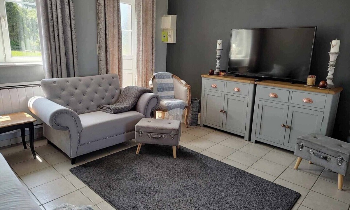 Chaulieu House | Charming 2-bedroom farmhouse in Chaulieu. Only 10 mins drive to town. 3 star acc
