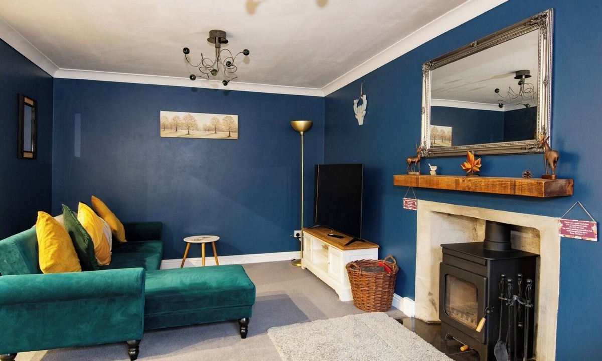 Kirriemuir Apartment | Charming 2 Bedroom Flat in the Heart of Kirriemuir