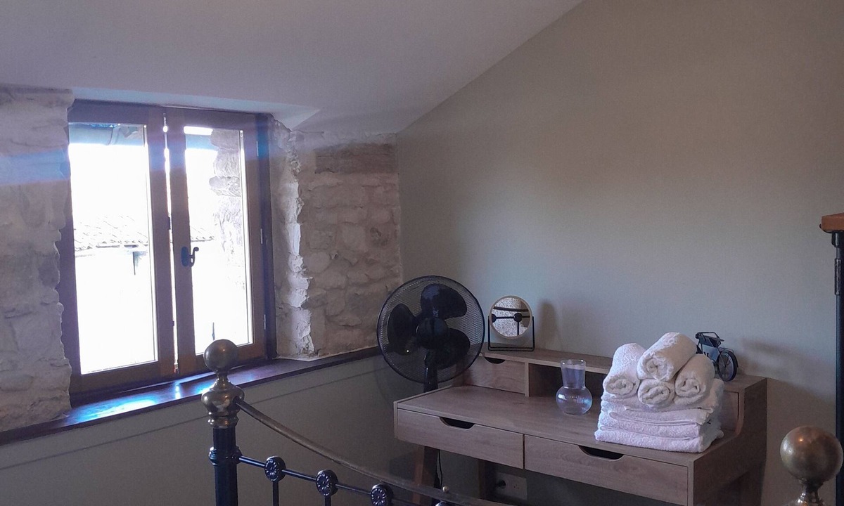 Vieux-Ruffec House | Charming 2-bedroom house in fabulous Vieux-Ruffec with WiFi