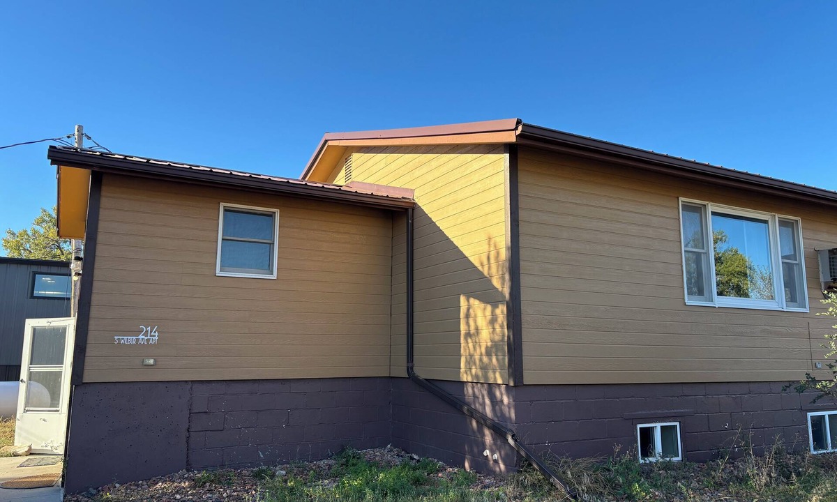 Olive House | Charming 2-bedroom Getaway in Broadus