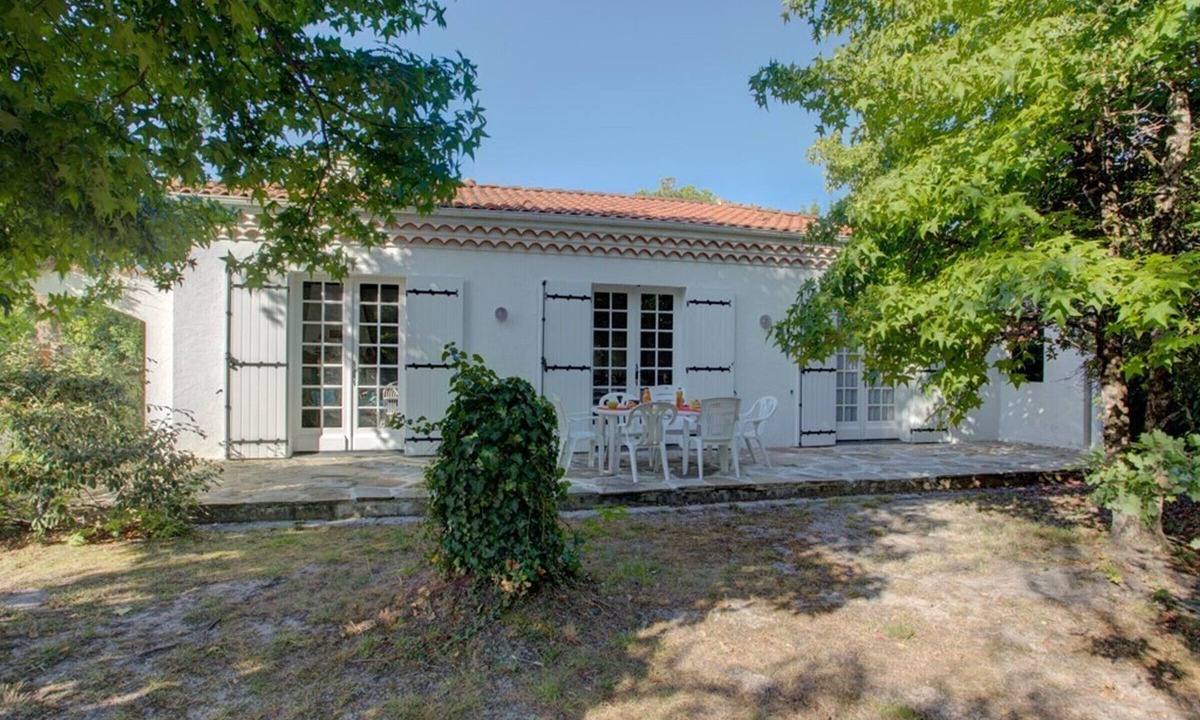 Sanguinet House | Charming 2-bedroom house with garden near the lake, perfect for holidays