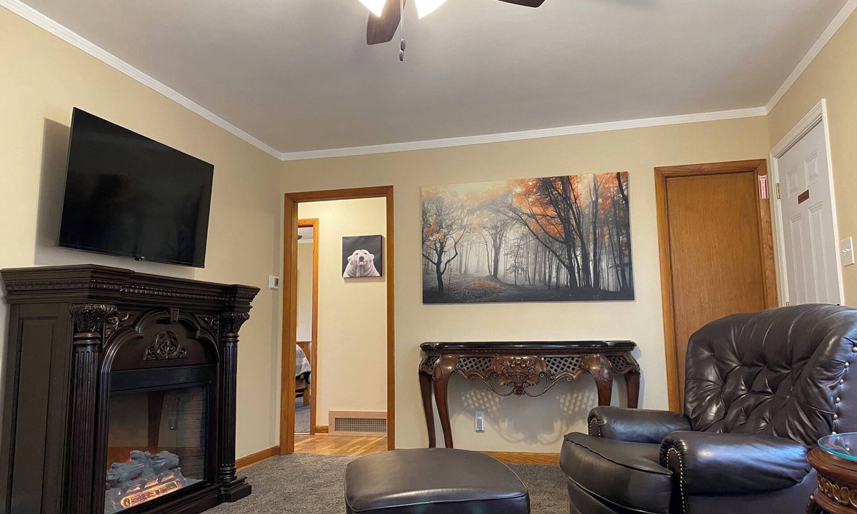 Atchison House | Charming 2-bedroom house in Atchison on quiet brick and tree lined street.