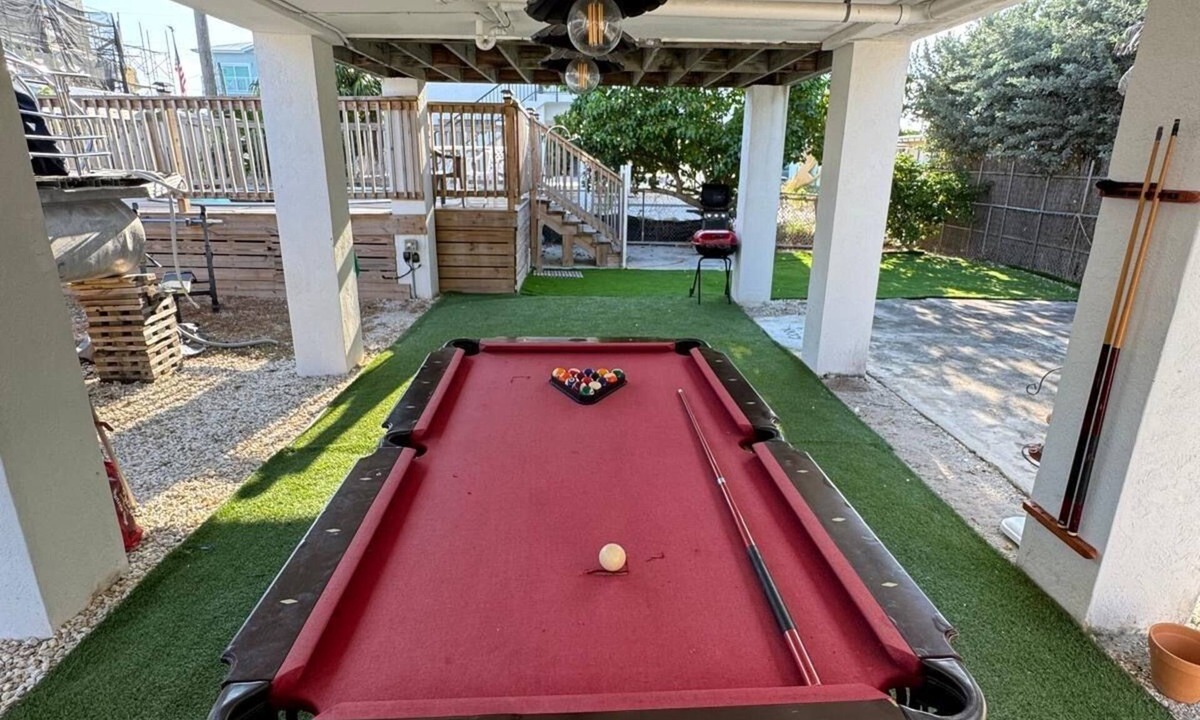 Marathon House | Charming 2-bedroom house in Marathon with pool
