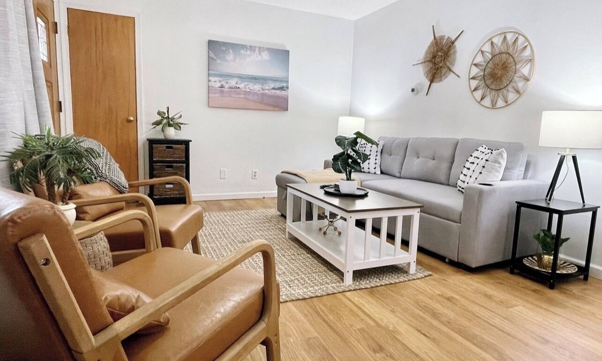 Sandusky House | Charming 2-bedroom house with views of Cedar Point!
