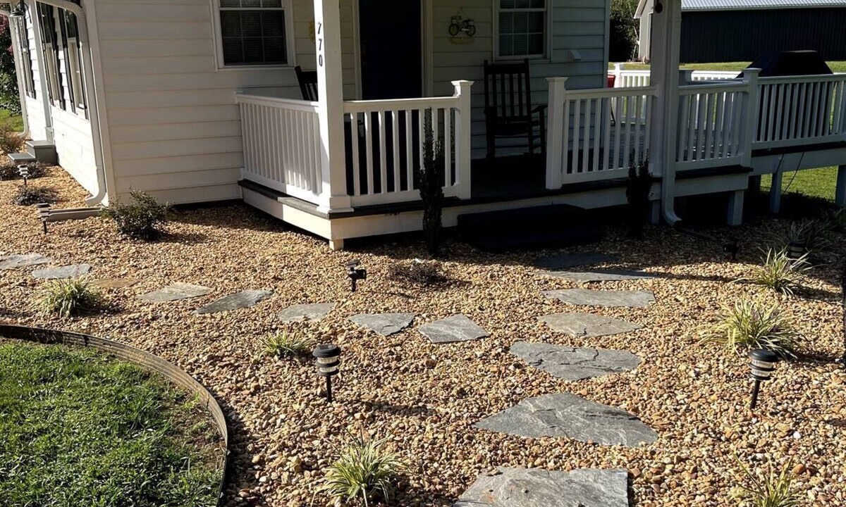 Traphill House | Charming 2-bedroom house located in the Blue Ridge