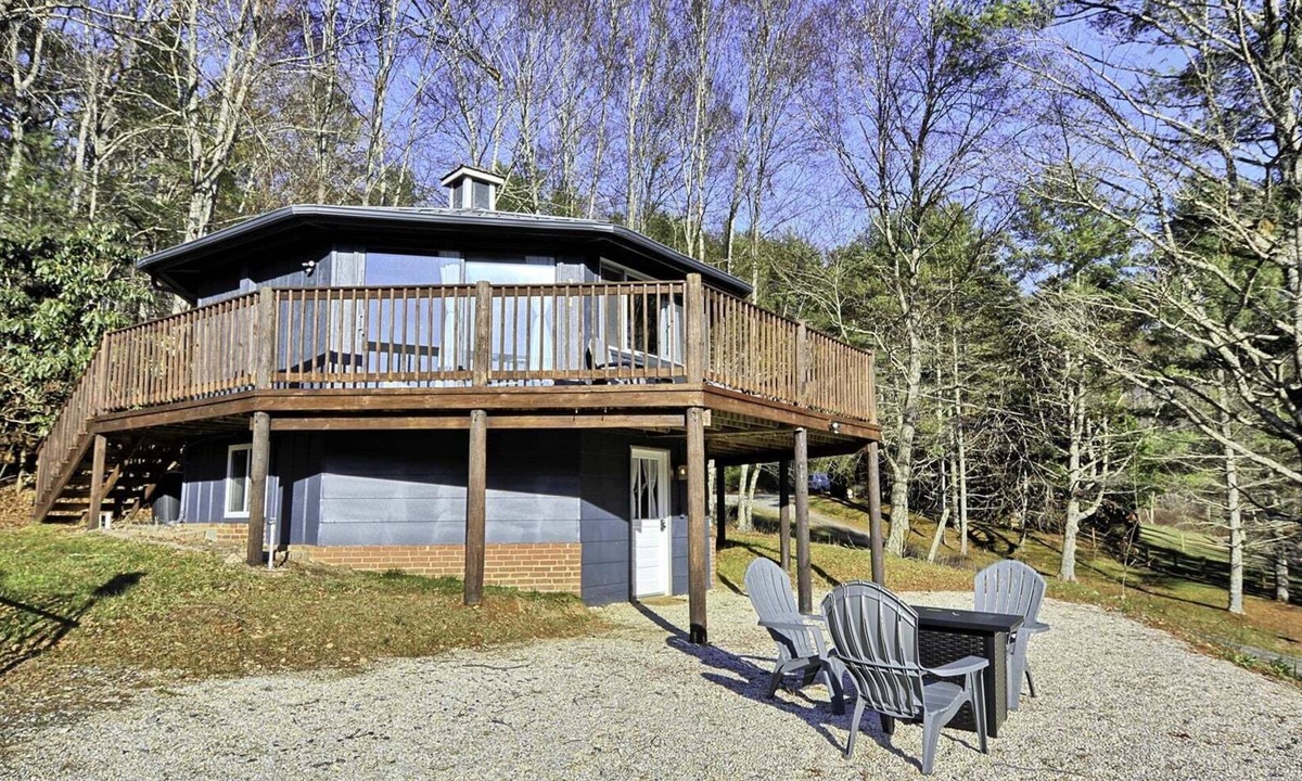 Boone Cabin | Charming 2-bedroom River Round House in Boone, NC—ideal for a cozy getaway!