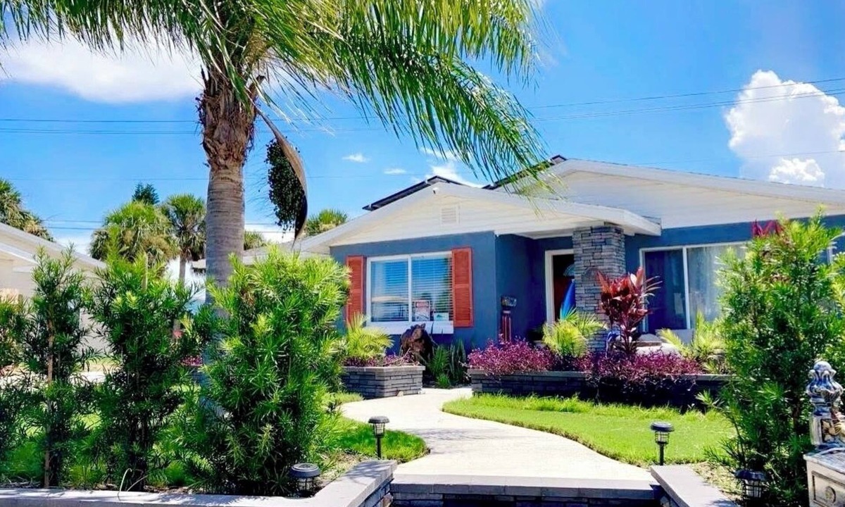Raymonde Shores House | Charming 2-bedroom house in marvelous Ormond Beach with WiFi, AC. Great getaway!