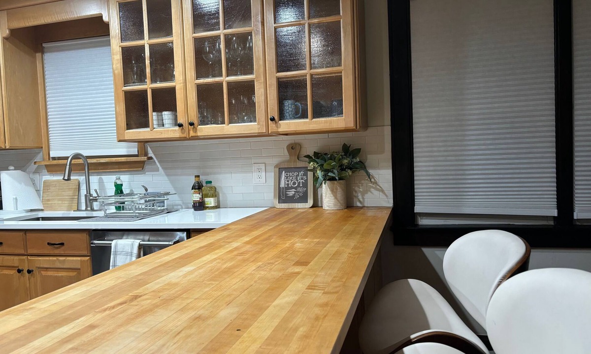 Poughkeepsie House | Charming 2-bedroom house w/ WiFi and AC located in the beautiful Hudson Valley.