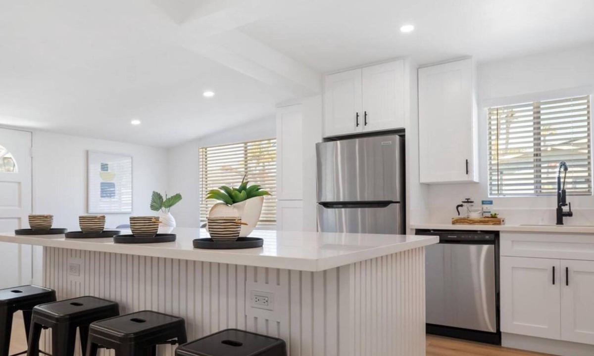 Solana Beach House | Charming 2-bedroom house in delightful Solana Beach with AC, WiFi.