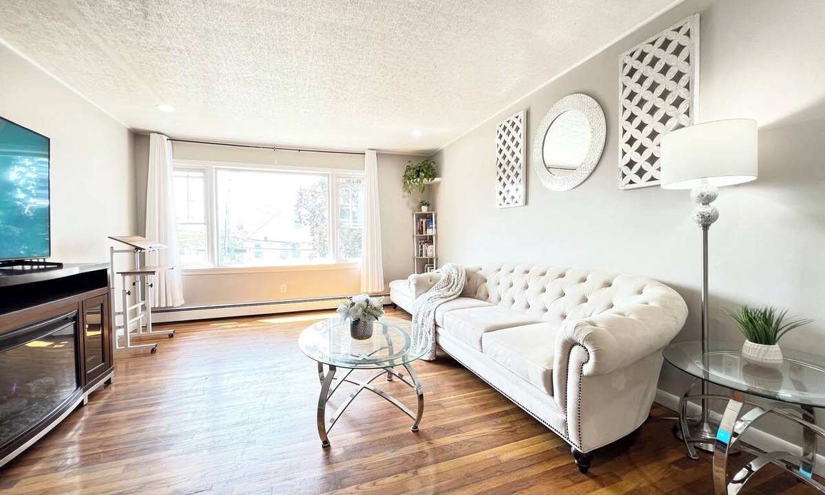 White Plains Apartment | Charming 2-bedroom apartment near downtown and Metro North- White Plains