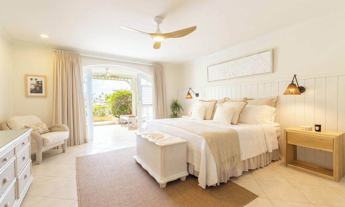 Douglas Villa | Charming 2-brm WATERFRONT Villa with WiFi, AC, & Pool in PORT ST CHARLES MARINA!