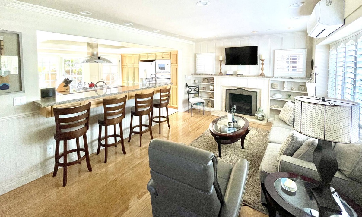 Hermosa Beach Cottage | Charming 2bd,2ba beach cottage steps from the sand