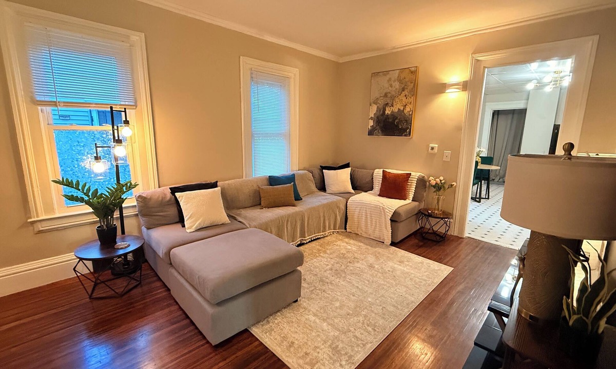 Downtown Rochester House | Charming 2bed w office by University of Rochester, Strong Memorial and hospitals