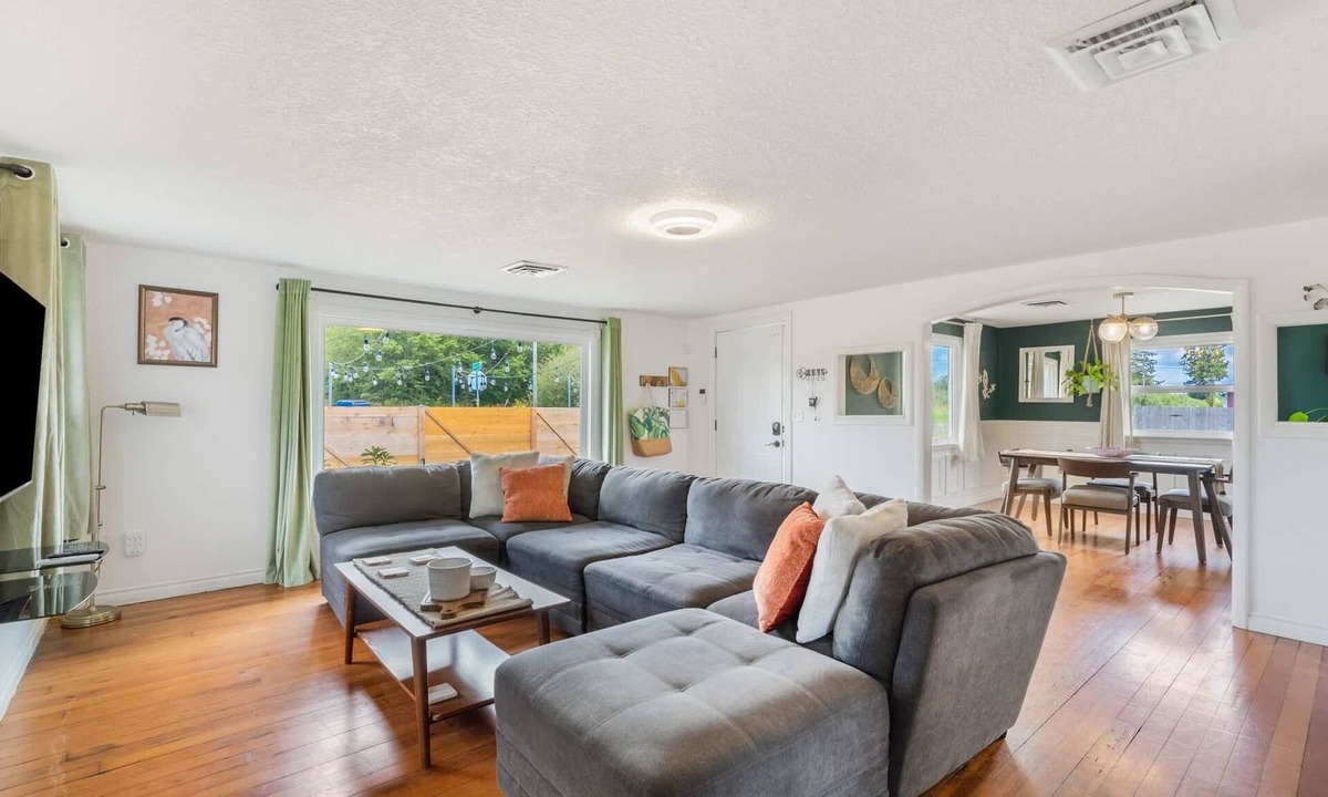 Warrenton House | Charming 2BR/1BA Retreat Near Astoria & Beach