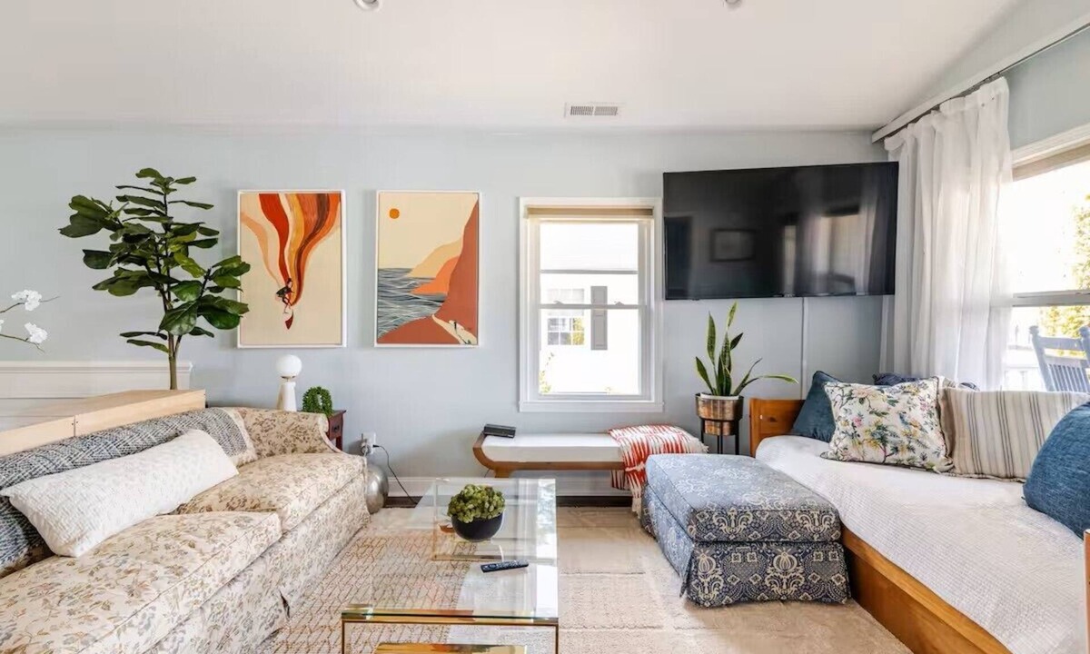 South Belmont House | Charming 2BR 2BA home - Belmont Hist District, steps from Stowe Manor & Downtown