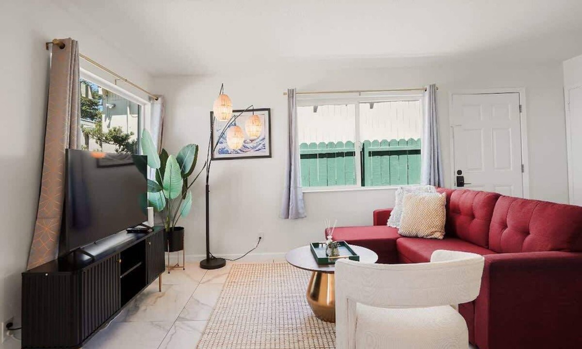 Pacifica Apartment | Charming 2BR Coastal Getaway in Pacifica Near Beach & SF