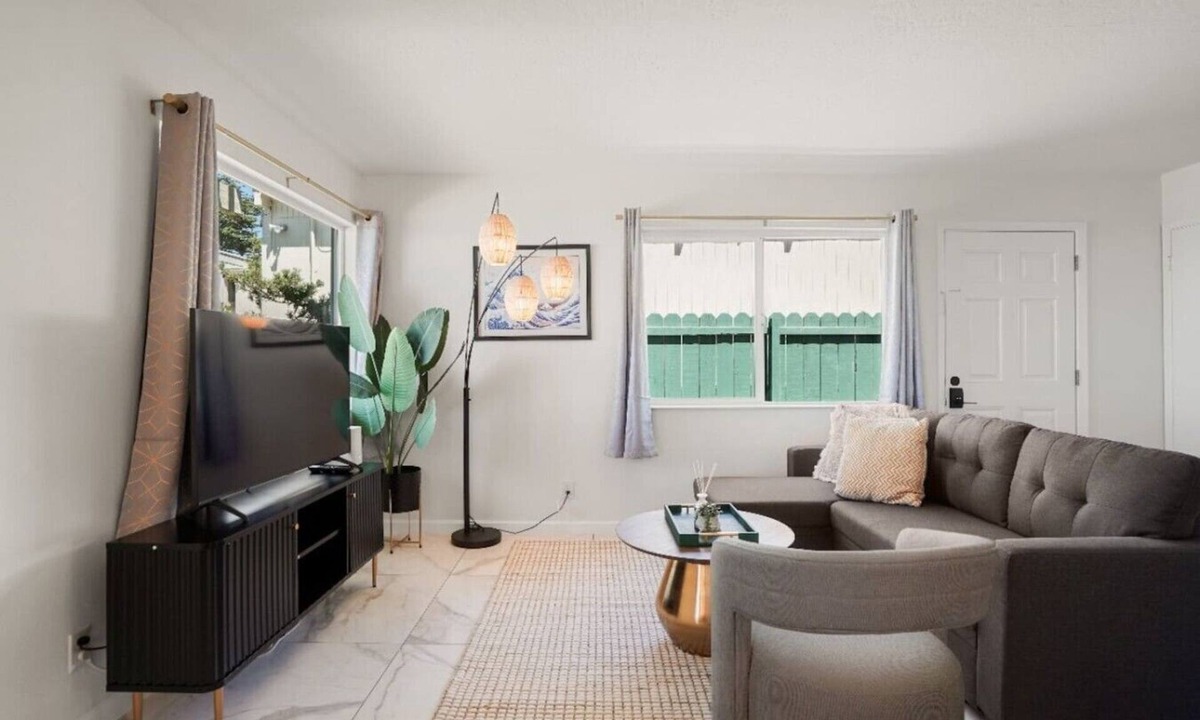 Pacifica Apartment | Charming 2BR Coastal Getaway in Pacifica