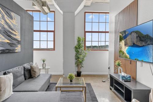 River Market Apartment | Charming 2BR Escape with Fast WiFi