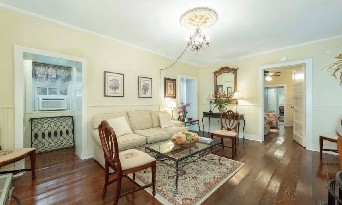 Harleston Village Apartment | Charming 2BR Historic Kitchen House Steps from Colonial Lake & King Street