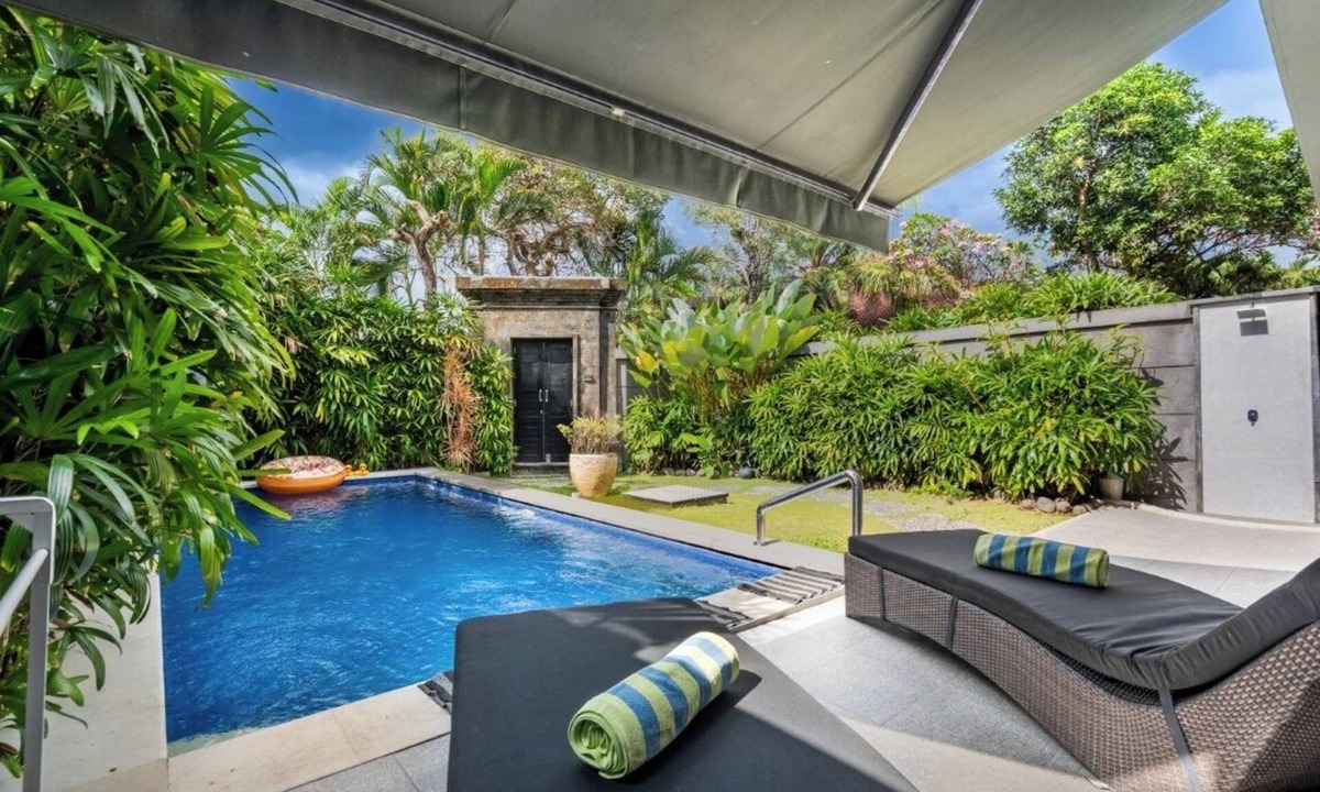 North Legian Villa | Charming 2BR Villa, PRIME LOCATION! - 4Min Drive To Beachwalk Shopping Center!