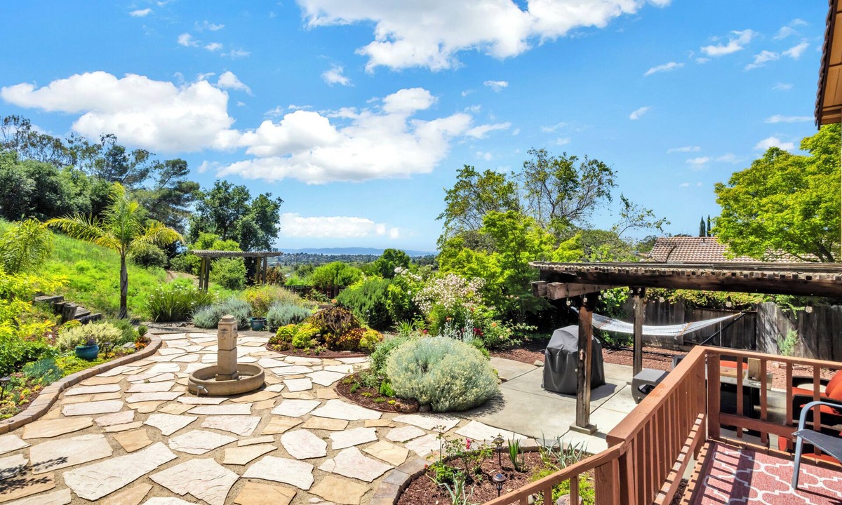 Vallejo House | Charming 3 Bed 2 Bath Mountaintop Home w/Ocean View by Napa