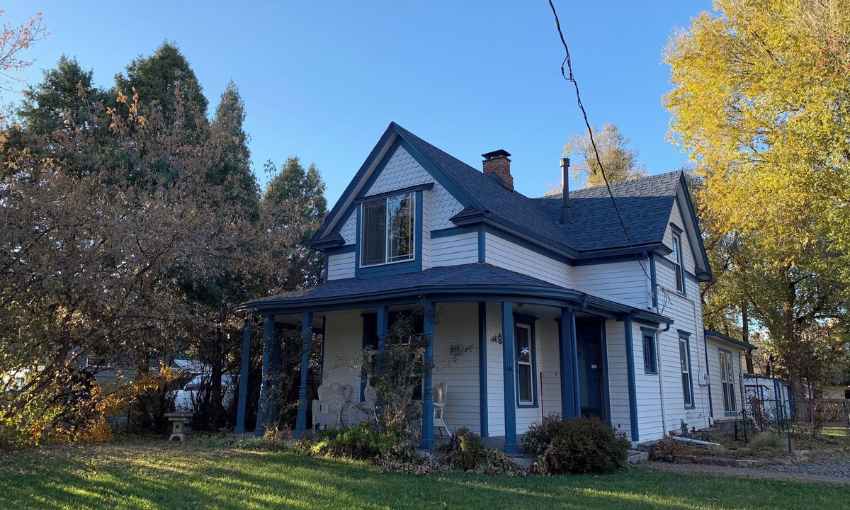 Southwest Colorado Springs House | Charming 3-bedroom historic home in fantastic Colorado Springs with AC, WiFi