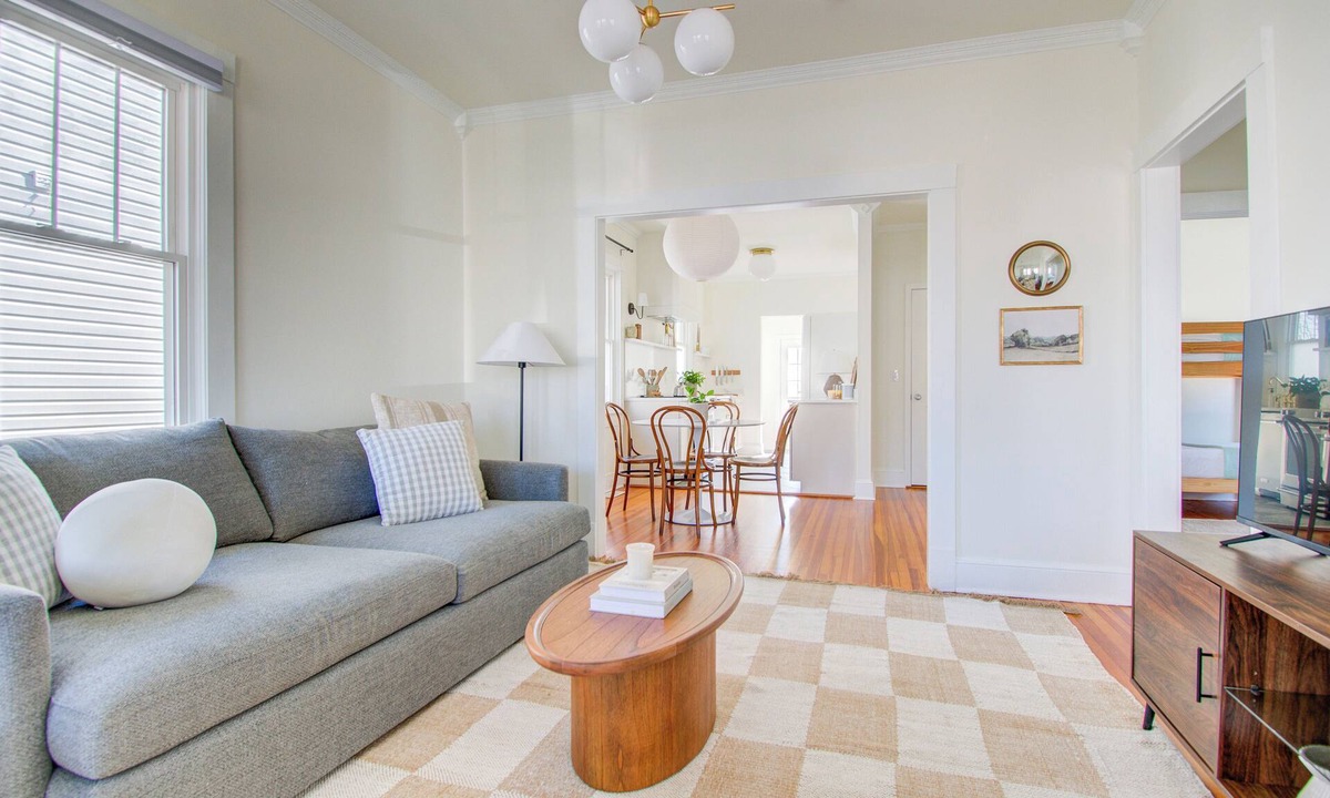 Fredericksburg House | Charming 3-bedroom bungalow with AC, fitness room, WiFi in Fredericksburg