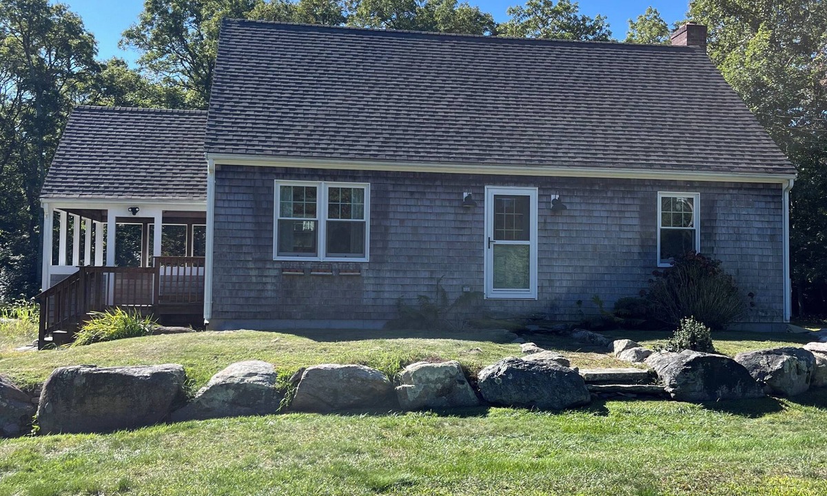 Adamsville House | Charming 3-bedroom house in delightful Little Compton perfect for a holiday.