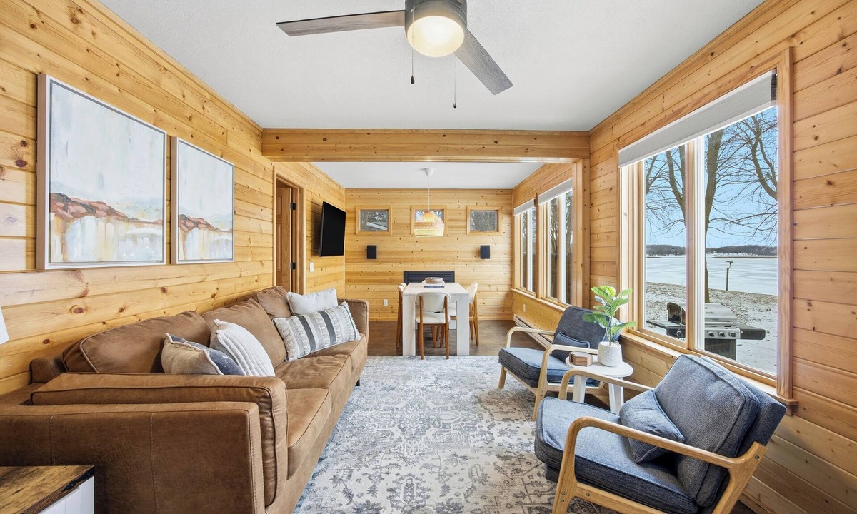 Pelican Rapids Cabin | Charming 3-Bedroom Lakefront Cabin on Lake Lida by Maplewood State Park