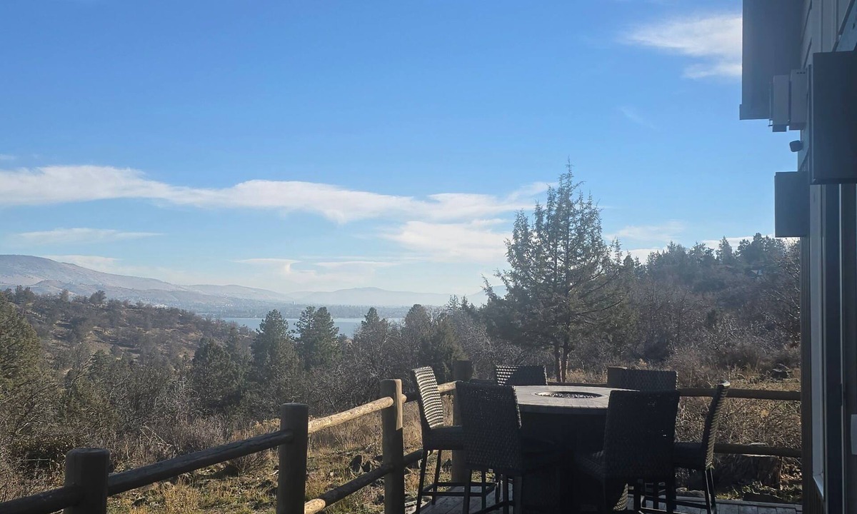 Klamath Falls House | Charming 3-bedroom house in beautiful Klamath Falls with AC