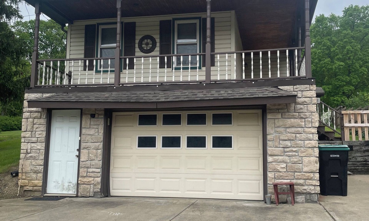 Wildwood House | Charming 3 bedroom 1 bath house located 15 min away from Oakmont Country Club.